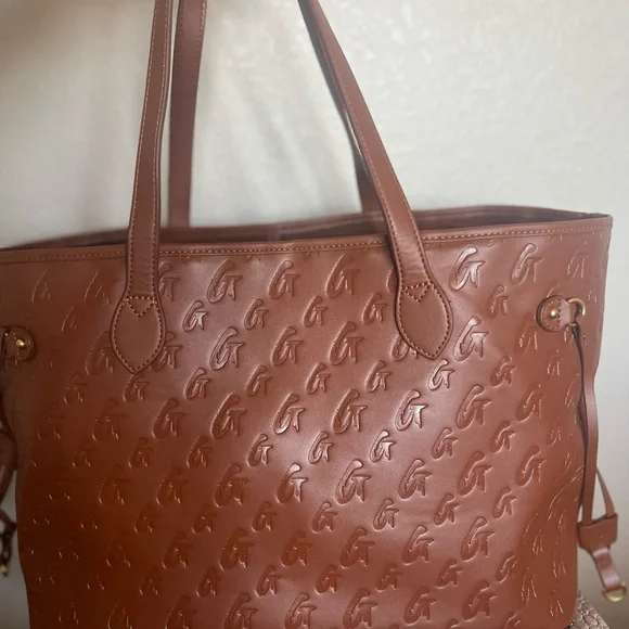 GLAMAHOLIC MONOGRAM BROWN TOTE - Picture 7 of 7